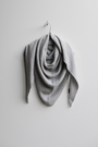 TRIANGLE SCARF GREY